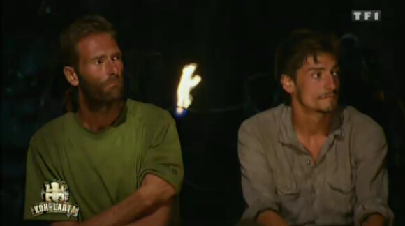 Bertrand et Claude lors de l'ultime conseil (Koh Lanta - La Revanche des Héros / épisode du vendredi 1er jun 2012)