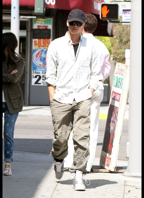 Hayden Christensen, dans les rues de Los Angeles, le vendredi 1er juin 2012.