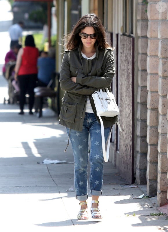 Rachel Bilson, dans les rues de Los Angeles, le vendredi 1er juin 2012.