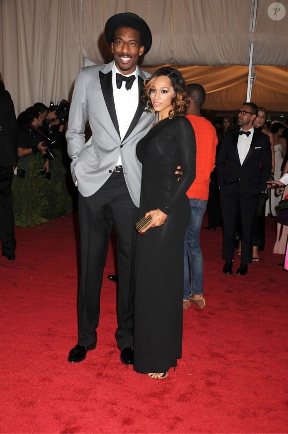 Amar'e Stoudemire et sa compagne Alexis Welch le 7 mai 2012 au Met de New York. Un mois plus tard, le joueur des Knicks demandait sa belle en mariage, à Paris.