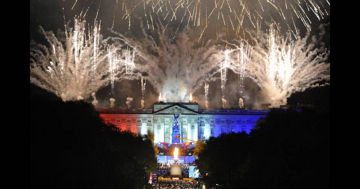 Jubilé De La Reine : Le Concert événement Un somptueux feu d'artifice a ponctué le concert du jubilé de diamant