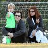 Debra Messing et son mari Daniel Zelman avec leur fils Roman en octobre 2009.
Debra Messing a déposé le 5 juin 2012 sa demande de divorce d'avec son mari depuis 2000, Daniel Zelman. Leur séparation remonterait à février 2010. L'actrice fréquente depuis décembre 2011 l'acteur Will Chase, son partenaire dans la série Smash.