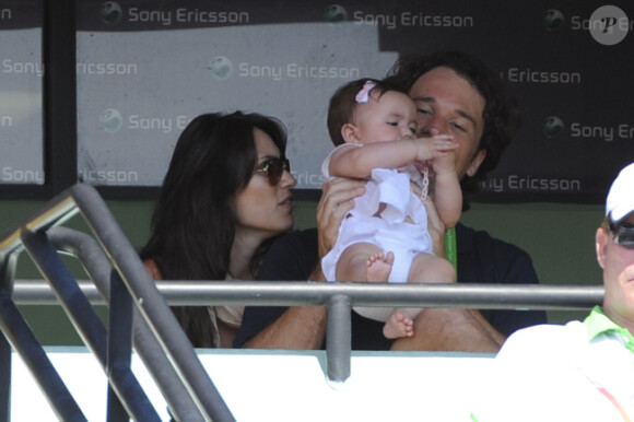 Carlos Moyà, sa femme Carolina et leur petite Carla le 3 avril 2011 à Key Biscayne