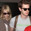 Emma Stone et Andrew Garfield à l'aéroport de Los Angeles, le 6 juin 2012.
