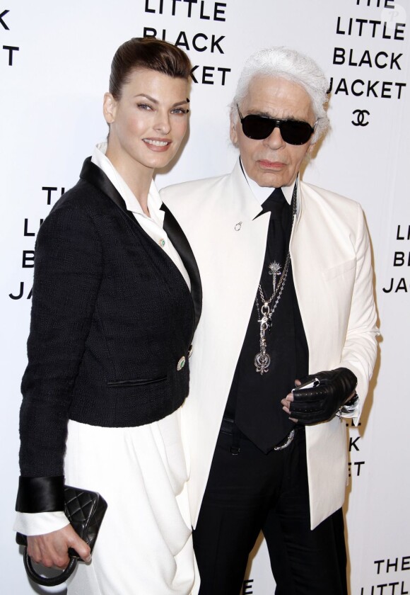 Linda Evangelista et Karl Lagerfeld lors de la soirée Chanel : The Little Black Jacket au Swiss Institute de New York, le 6 juin 2012