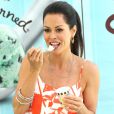Brooke Burke en pleine promo pour la marque de glaces Dryer's Ice Cream, à Los Angeles le 6 juin 2012