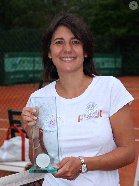 Estelle Denis, grande gagnante le 7 juin 2012 lors du Trophée des Personnalités au Petit Jean-Bouin à quelques pas de Roland-Garros