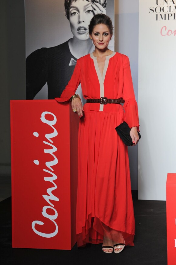 Olivia Palermo, ravissante en BCBG MaxAzria et sandales Kurt Geiger lors de la soirée de charité Convivio à Milan. Le 7 juin 2012.