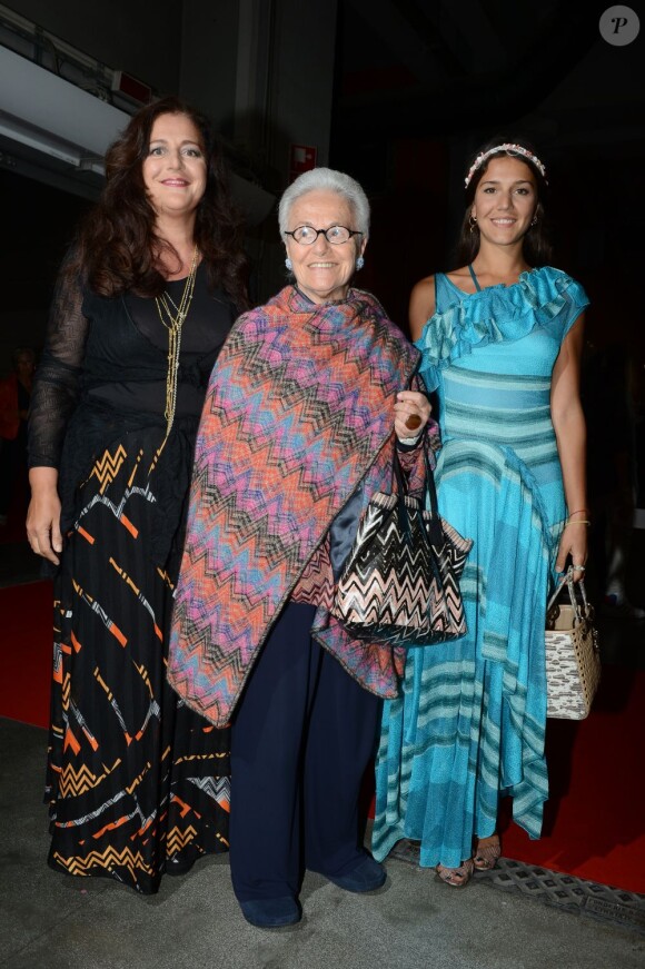 Le clan Missoni avec Rosita la patriarche au milieu, sa fille Angela (à gauche) et sa petite fille Margherita (à droite) lors de la soirée de charité Convivio à Milan. Le 7 juin 2012.