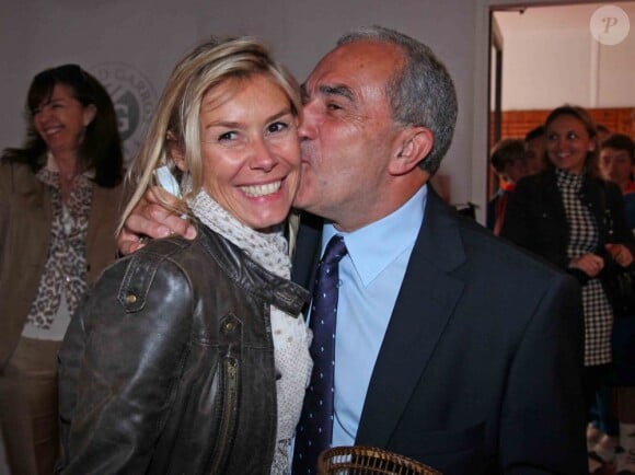 Le 19e Trophée des Personnalités organisé par Framboise Holtz en partenariat avec la FFT a connu son dénouement le 8 juin 2012. Malgré la pluie, Arnaud Lemaire a pris sa revanche et triomphé de Cyril Hanouna, finaliste en 2011.