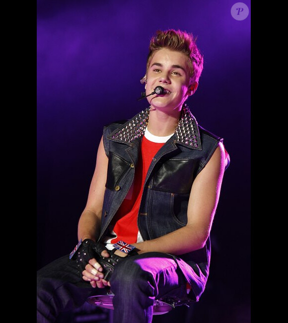 Justin Bieber se produit dans le cadre du concert Capital FM Summerball 2012, au Wembley Stadium, à Londres.