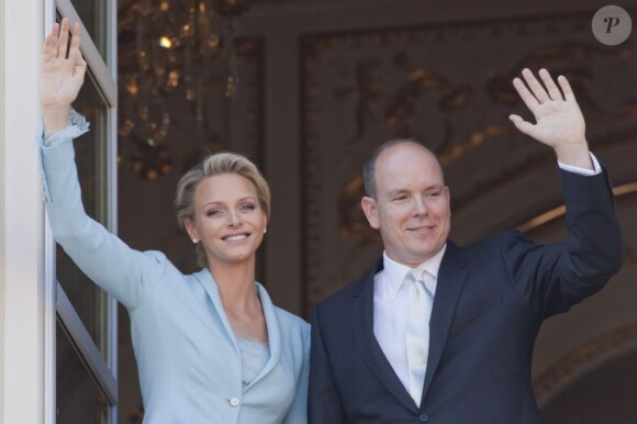 La princesse Charlene de Monaco et le prince Albert lors de leur mariage l e1er juillet 2011