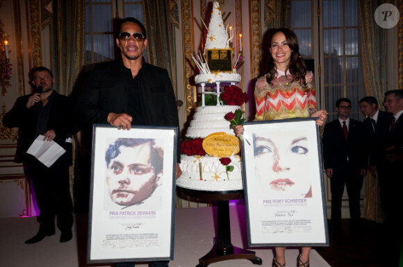 Bérénice Bejo et JoeyStarr lors de la cérémonie de remise des Prix Romy-Schneider & Patrick-Dewaere, à Paris, le 11 juin 2012