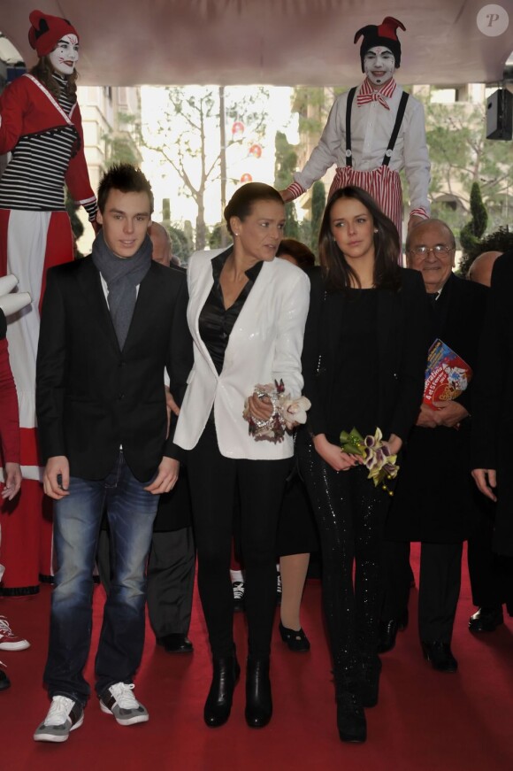 Stéphanie de Monaco et ses enfants Louis et Pauline Ducruet et à Monaco, le 5 février 2012.