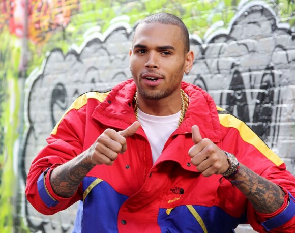 Chris Brown interviewé pour son travail de grafitti artist, à New York le 13 juin 2012