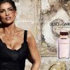 Laetitia Casta pulpeuse et sensuelle pour le parfum Pour Femme, de Dolce & Gabbana