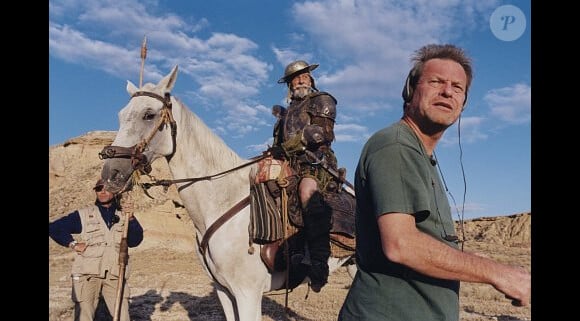 Jean Rochefort à cheval et Terry Gilliam dans Lost in la mancha (2002).