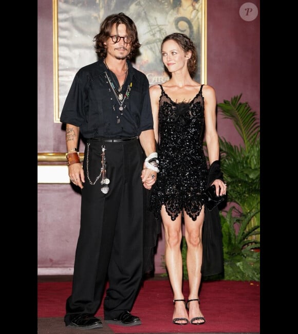 Vanessa Paradis et Johnny Depp en 2006 à Paris.