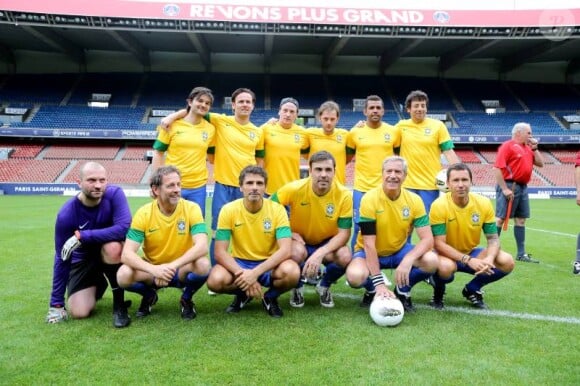 L'équipe du Brésil le 25 juin au Parc des Princes à Paris pour un match de foot au profit de l'association Plus Fort la Vie présidée par Jean-Claude Darmon