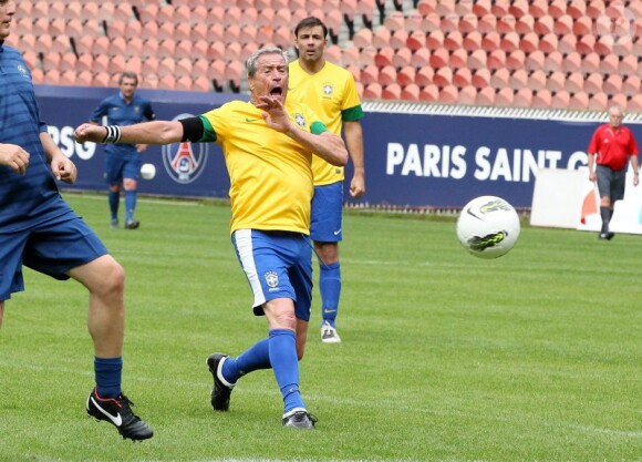 Jean-Claude Darmon le 25 juin au Parc des Princes à Paris pour un match de foot au profit de l'association Plus Fort la Vie présidée par Jean-Claude Darmon