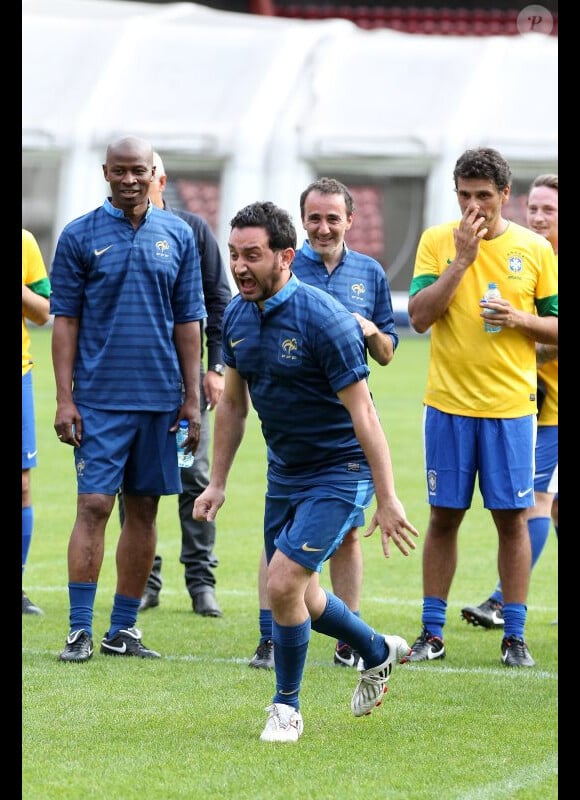 Cyril Hanouna le 25 juin au Parc des Princes à Paris pour un match de foot au profit de l'association Plus Fort la Vie présidée par Jean-Claude Darmon