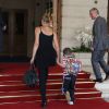 Sharon Stone se rend au Ritz, hôtel où elle loge, avec son fils Quinn, le 28 juin 2012 à Paris