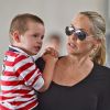 Sharon Stone a débarqué à l'aéroport Charles-de-Gaulle le 28 juin 2012, accompagnée de son plus jeune fils, Quinn