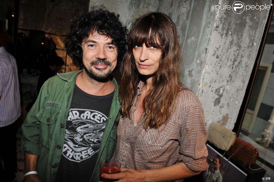 Yarol Poupaud Et Caroline De Maigret Au Cocktail Jérôme Dreyfuss à Paris Le 28 Juin 2012 8359