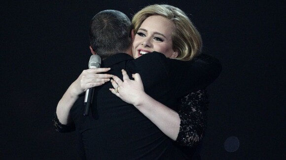 Adele : Enceinte de son premier enfant avec Simon !
