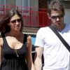 Sara Carbonero et son compagnon le gardien de but espagnol Iker Casillas, se promènent à Navalacruz le 4 juillet 2012