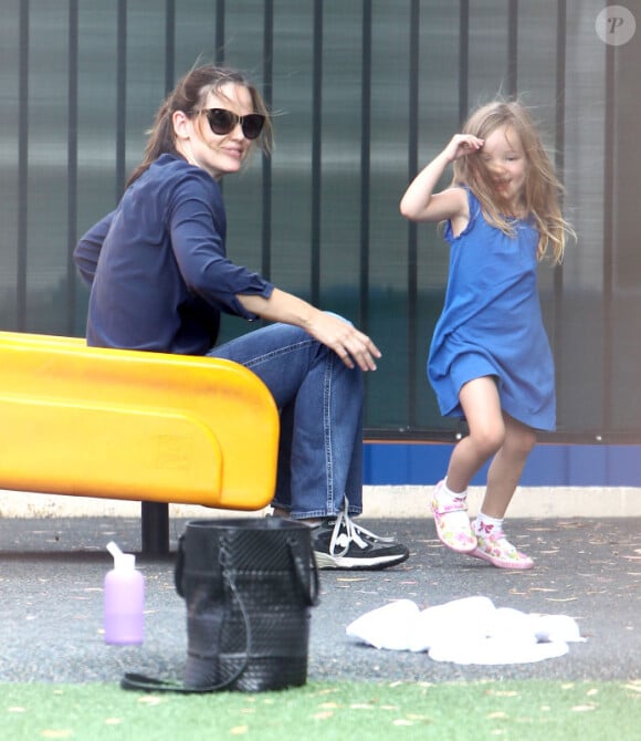 Jennifer Garner au parc avec l'adorable Seraphina, à Los Angeles, le 5 juillet 2012