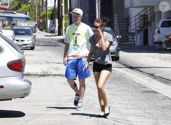 Très amoureux, Tallulah Willis et son chéri Lucas Vercetti vont déjeuner à Studio City, Los Angeles, le 8 juillet 2012