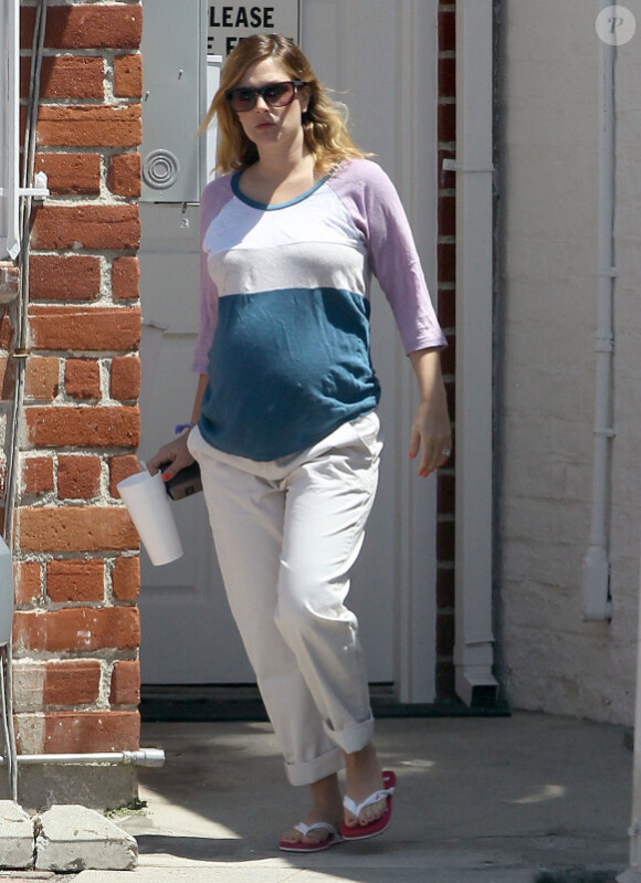 L'actrice Drew Barrymore se rend dans un salon de manucure-pédicure, le lundi 9 juillet 2012 à Los Angeles.