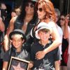 Slash en famille, reçoit son étoile au Hollywood Walk of Fame, à Los Angeles le 10 juillet 2012