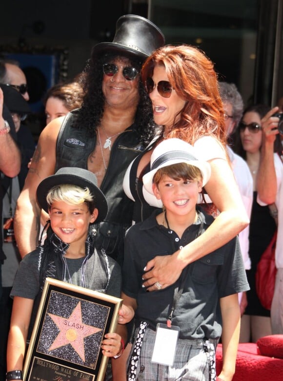 Slash en famille, reçoit son étoile au Hollywood Walk of Fame, à Los Angeles le 10 juillet 2012