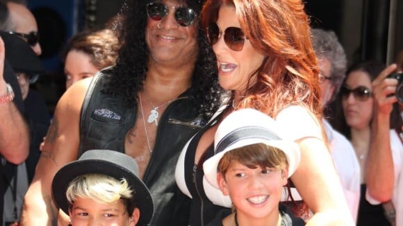 Slash, des Guns N'Roses : Etoilé devant sa famille et un Charlie Sheen déjanté