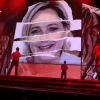 Madonna se moque de Marine Le Pen, sur scène, le 31 mai 2012 à Tel-Aviv