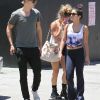Vanessa Hudgens va au restaurant à Los Angeles, le samedi 14 juillet 2012.