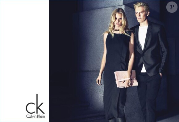 Lara Stone et Myles Crosby immortalisés par Mert & Marcus pour la campagne automne-hiver 2012-2013 de ck Calvin Klein.