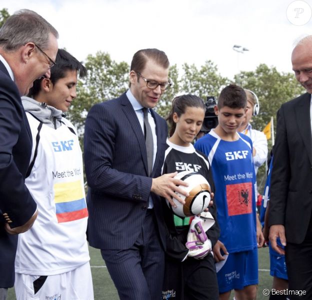Le prince Daniel de Suède assistait le 16 juillet 2012 au tournoi Gothia Cup, au complexe Heden de Göteborg.
