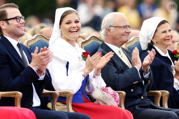 Le prince Daniel et la princesse Victoria de Suède le 14 juillet 2012 lors des célébrations du 35e anniversaire de la princesse.