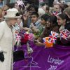 Elizabeth II et son mari le duc d'Edimbourg en visite à Leeds le 19 juillet 2012