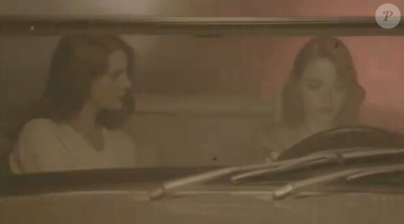 Lana Del Rey et Jaime King dans cette image extraite du clip Summertime sadness, juillet 2012.
