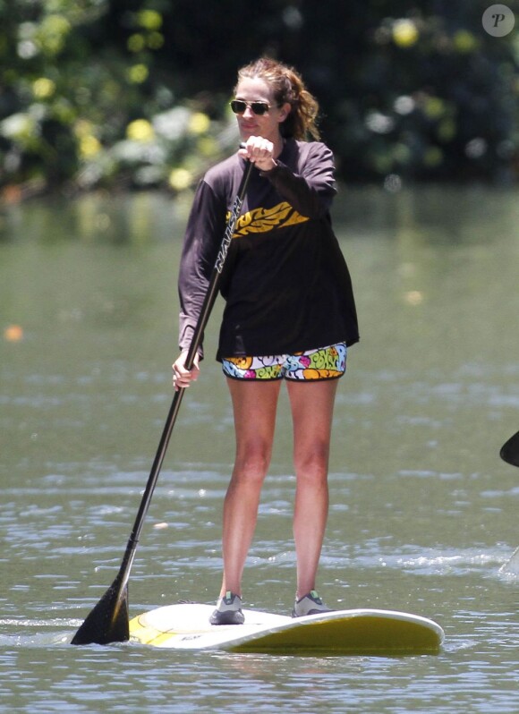Exclu : Julia Roberts profite de ses vacances durant un après-midi paddle sur l'île de Kauai. Hawaï, le 20 juillet 2012.
