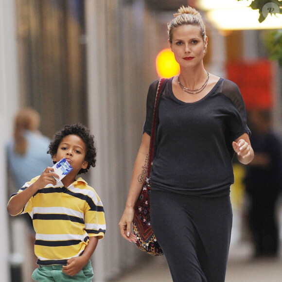 La belle Heidi Klum avec l'adorable Johan à New York, le 24 juillet 2012
