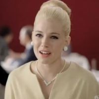 Sienna Miller méconnaissable : Transformée en The Girl pour Hitchcock