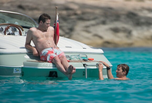 James Blunt dans l'eau à Ibiza, le 25 juillet 2012.