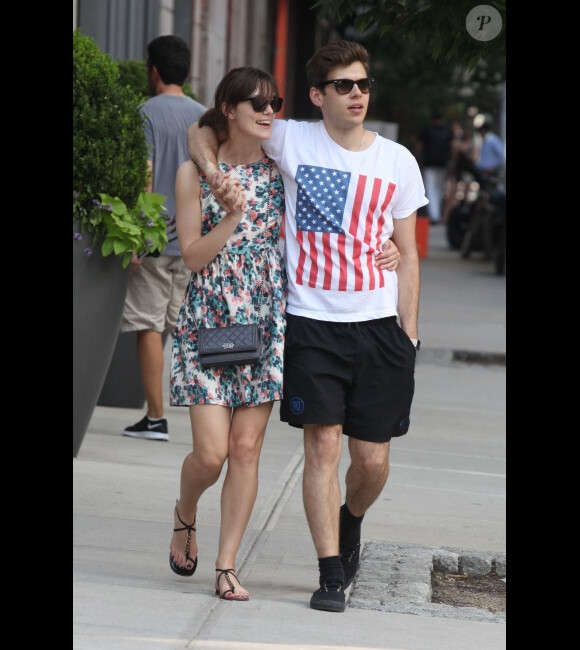 Keira Knightley et son fiancé James Righton en juillet 2012 à New York.