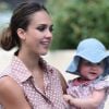 Jessica Alba et sa fille Haven passent un moment à l'Hudson River Park. New York, le 26 juillet 2012.