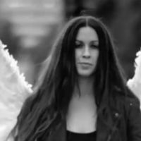 Alanis Morissette : Angélique pour Guardian, premier clip après bébé